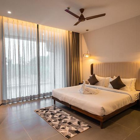 Hotel Omaya Garden Rāipur Екстериор снимка