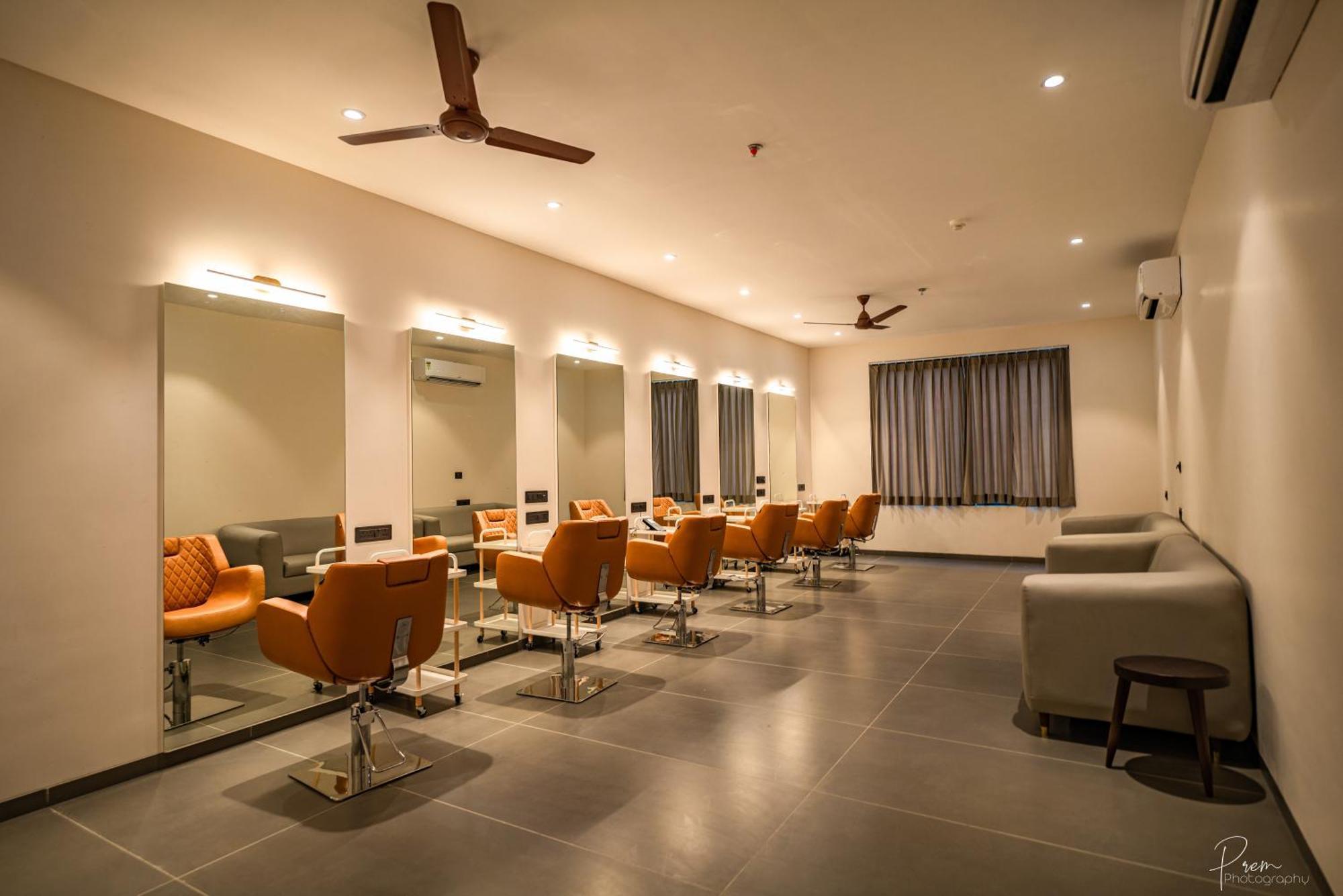 Hotel Omaya Garden Rāipur Екстериор снимка