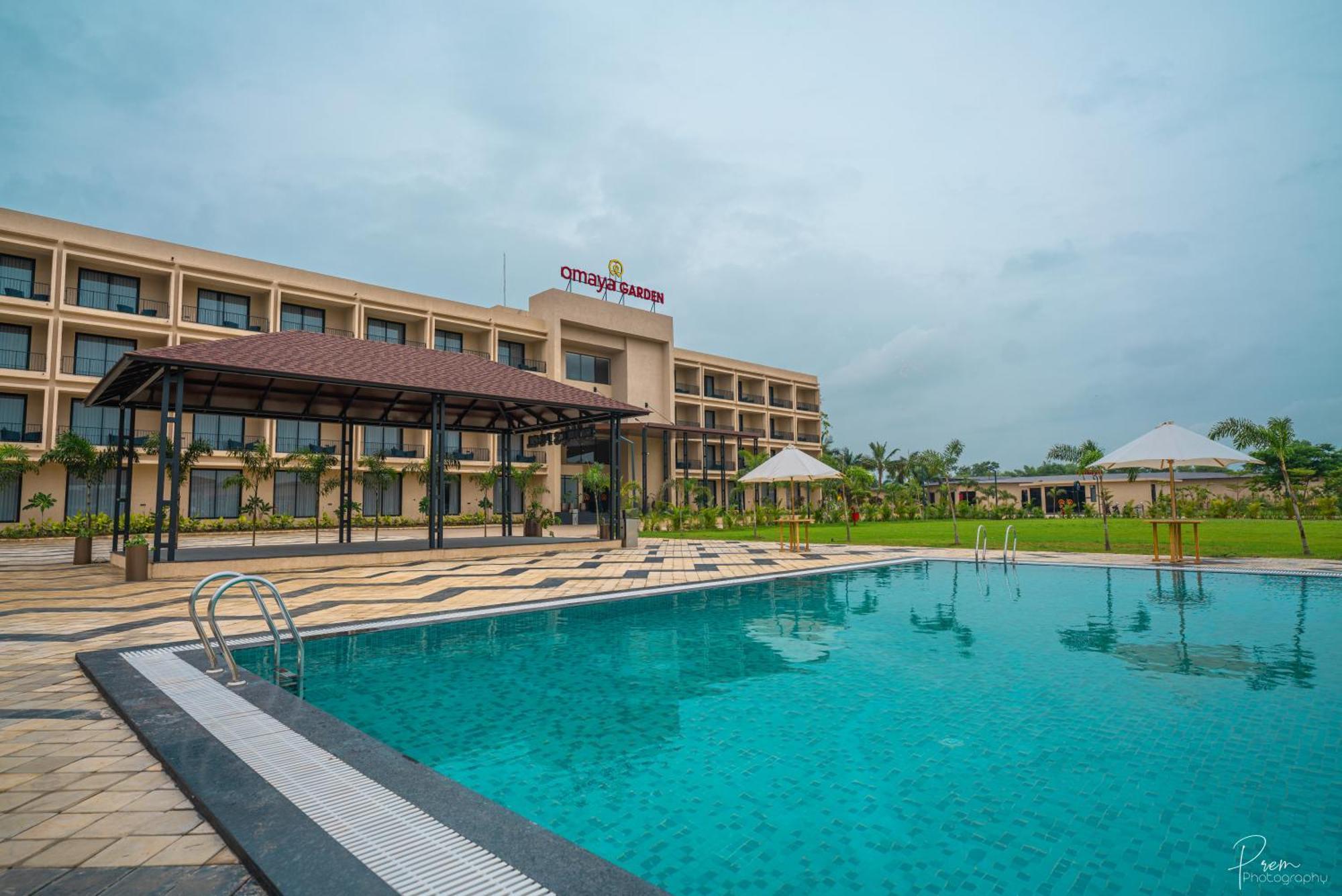 Hotel Omaya Garden Rāipur Екстериор снимка
