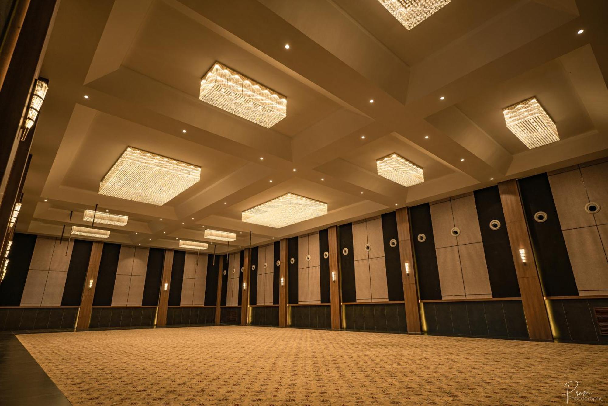 Hotel Omaya Garden Rāipur Екстериор снимка