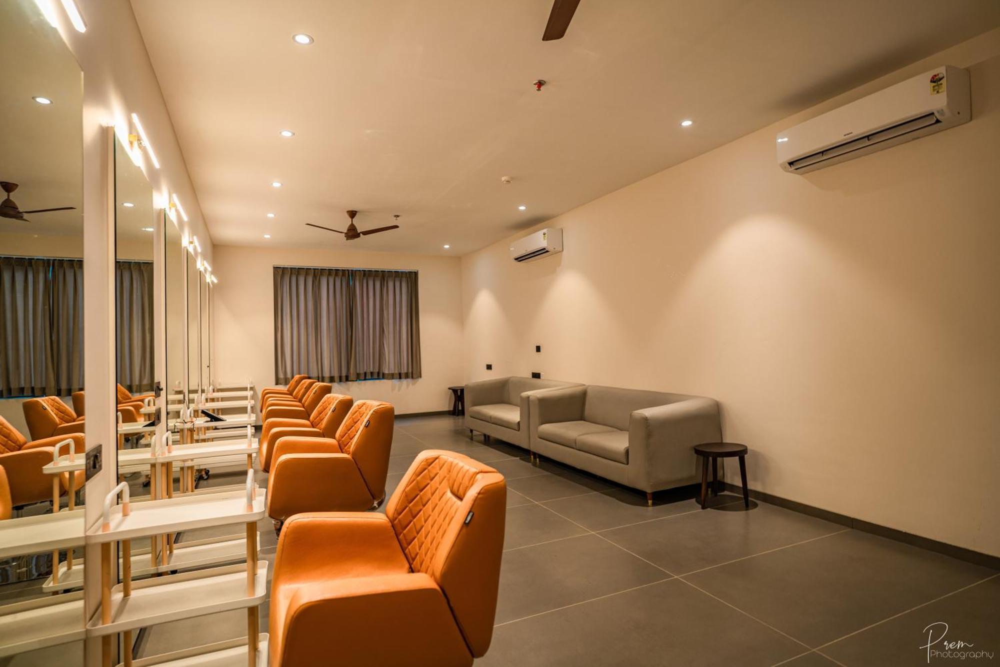 Hotel Omaya Garden Rāipur Екстериор снимка