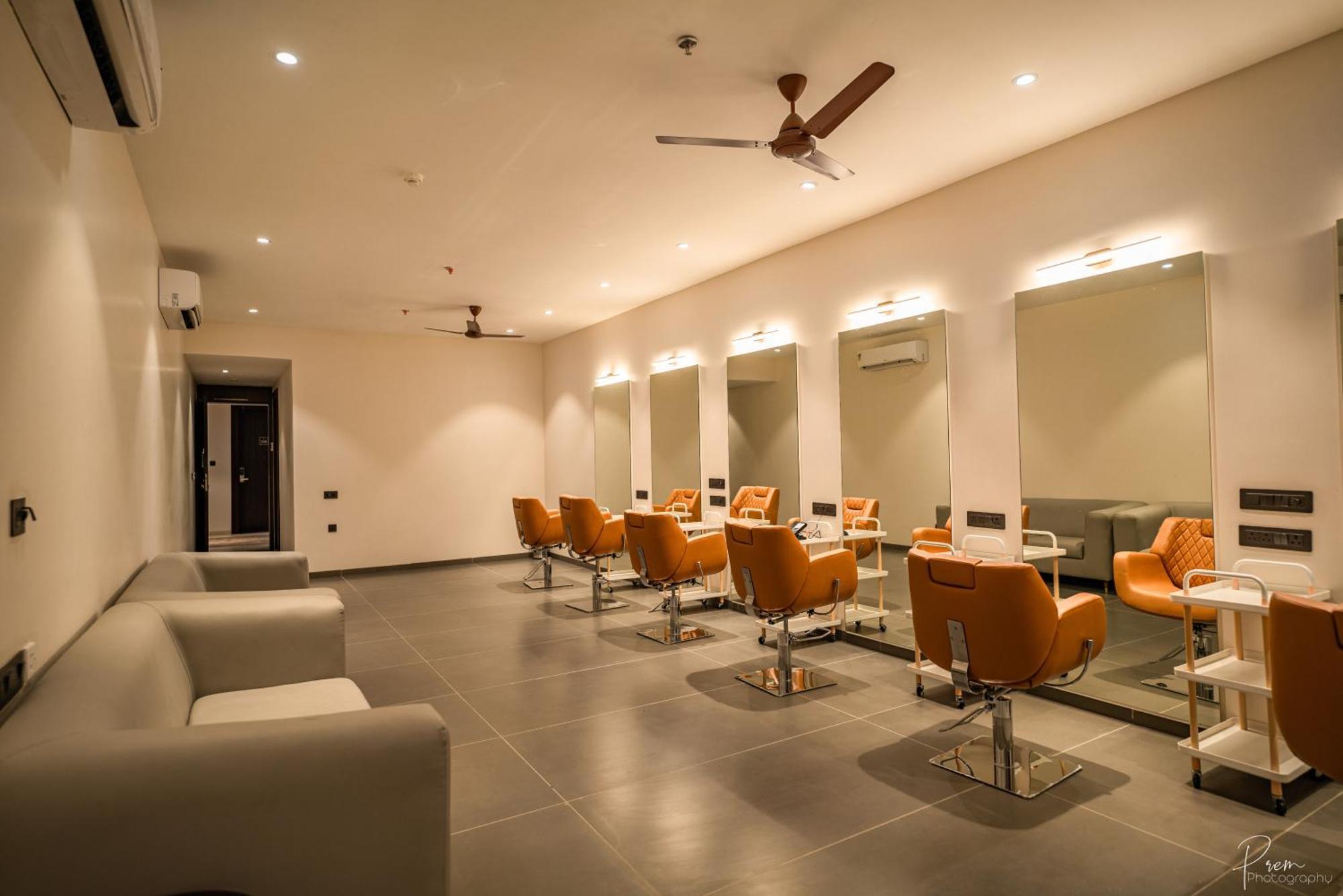 Hotel Omaya Garden Rāipur Екстериор снимка