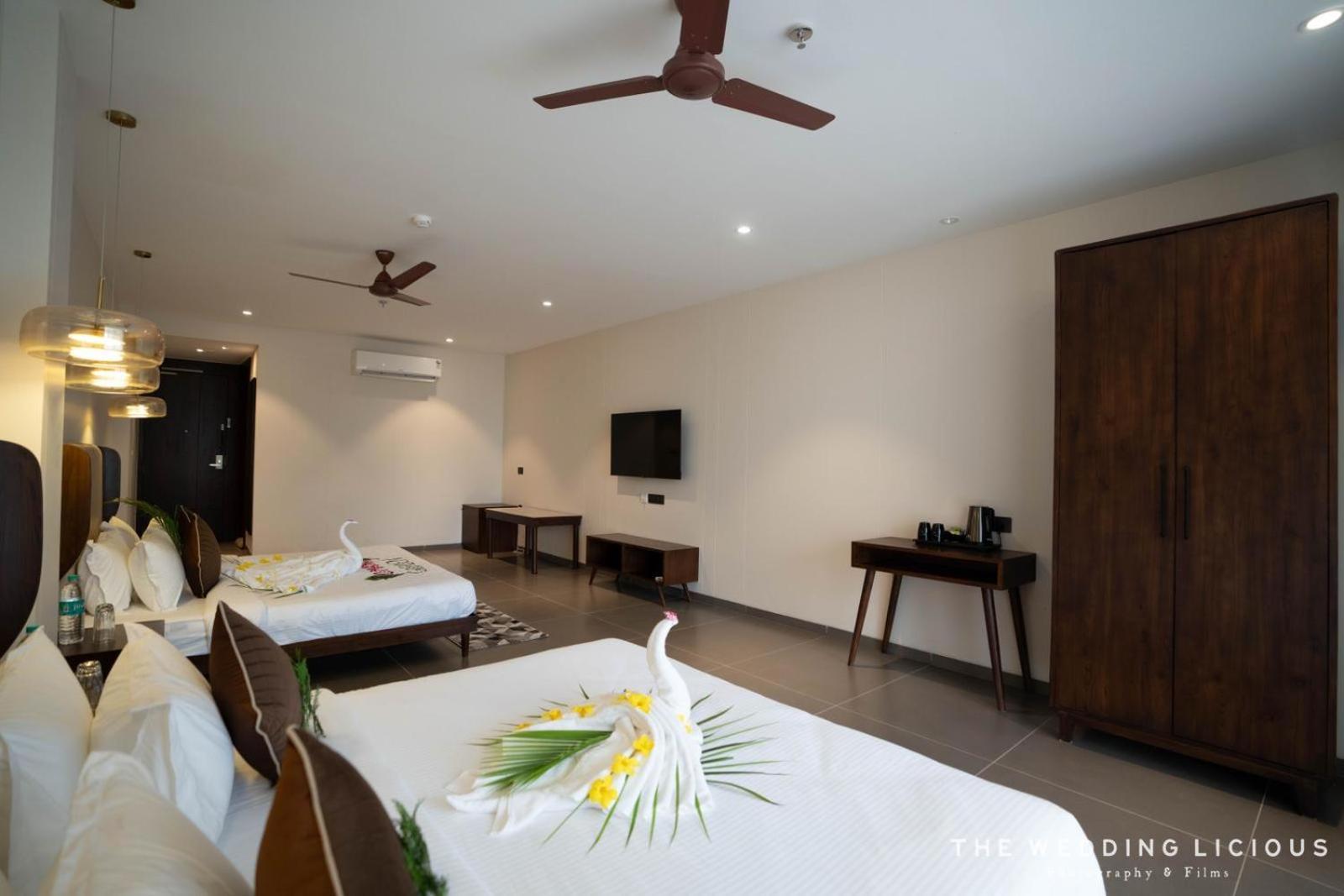 Hotel Omaya Garden Rāipur Екстериор снимка