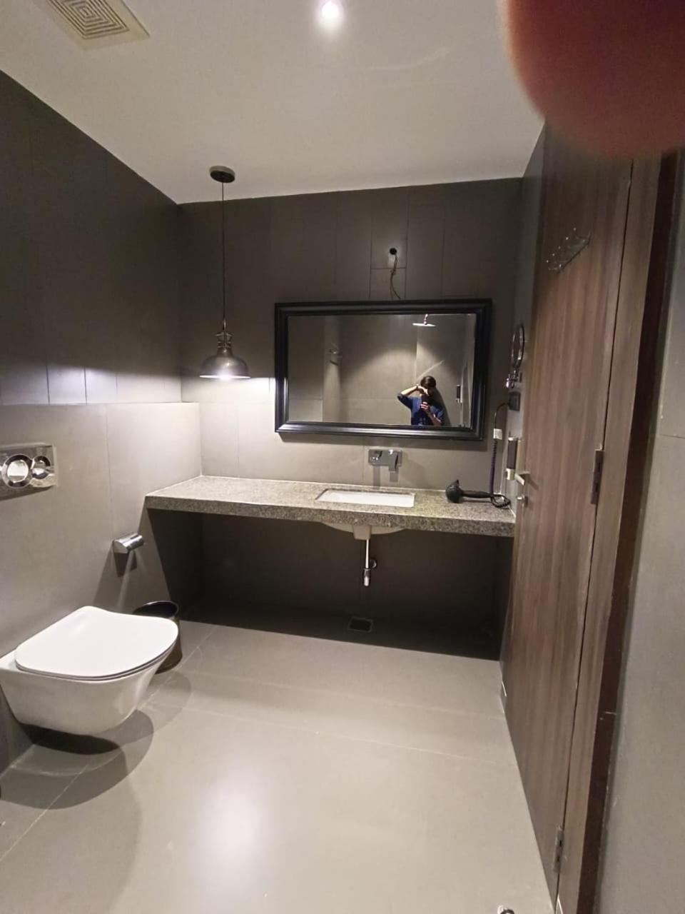 Hotel Omaya Garden Rāipur Екстериор снимка